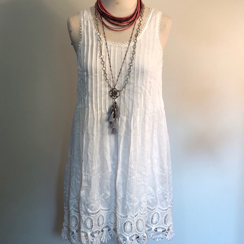🇺🇸SALE🇺🇸 Black Swan Dress Pale White Sz. Small